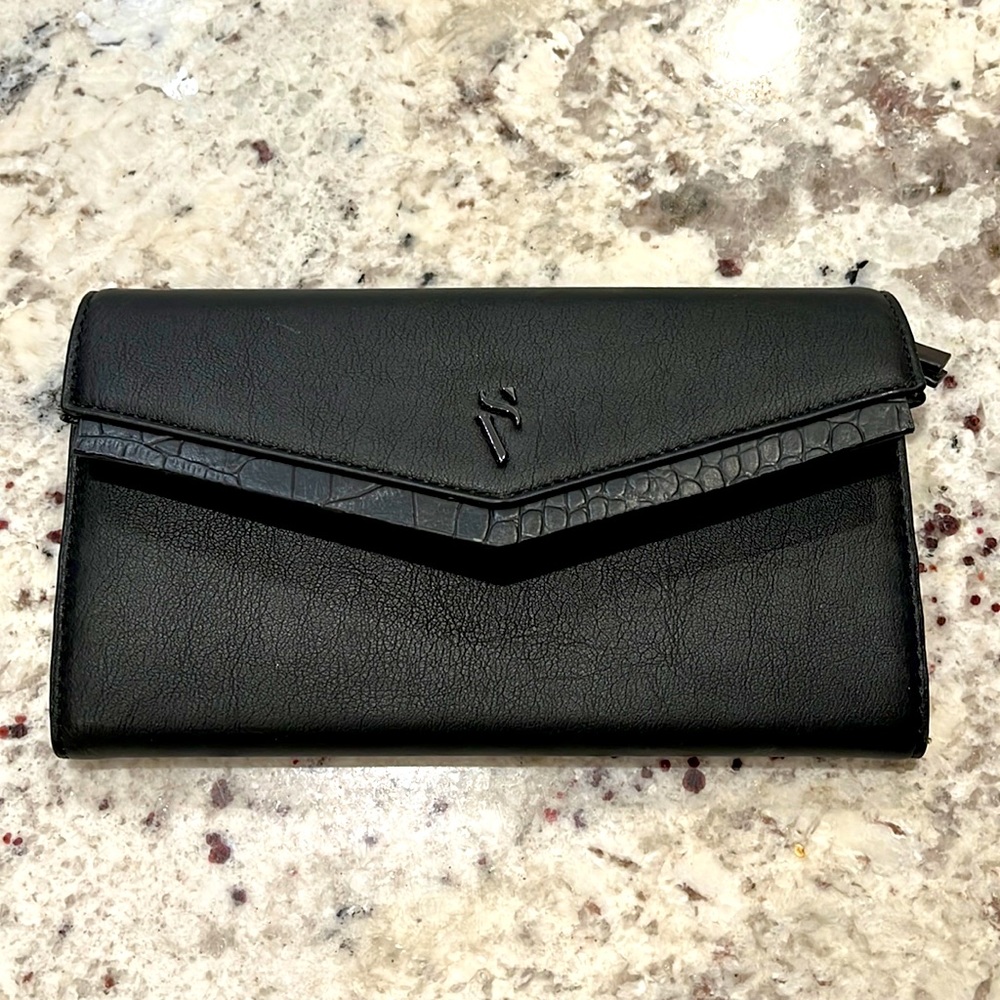 Simply Vera Wang Black Wallet